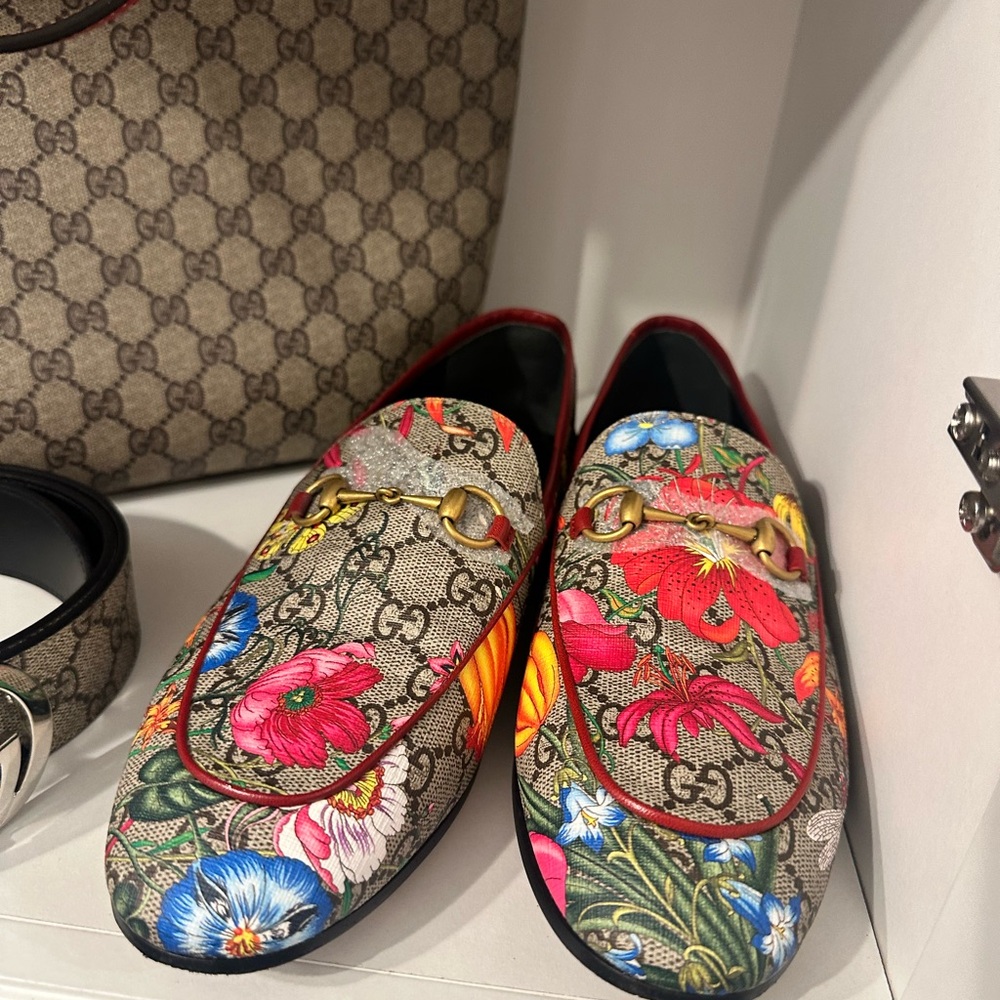 Gucci Red and Blue Flats with Botanical Prints